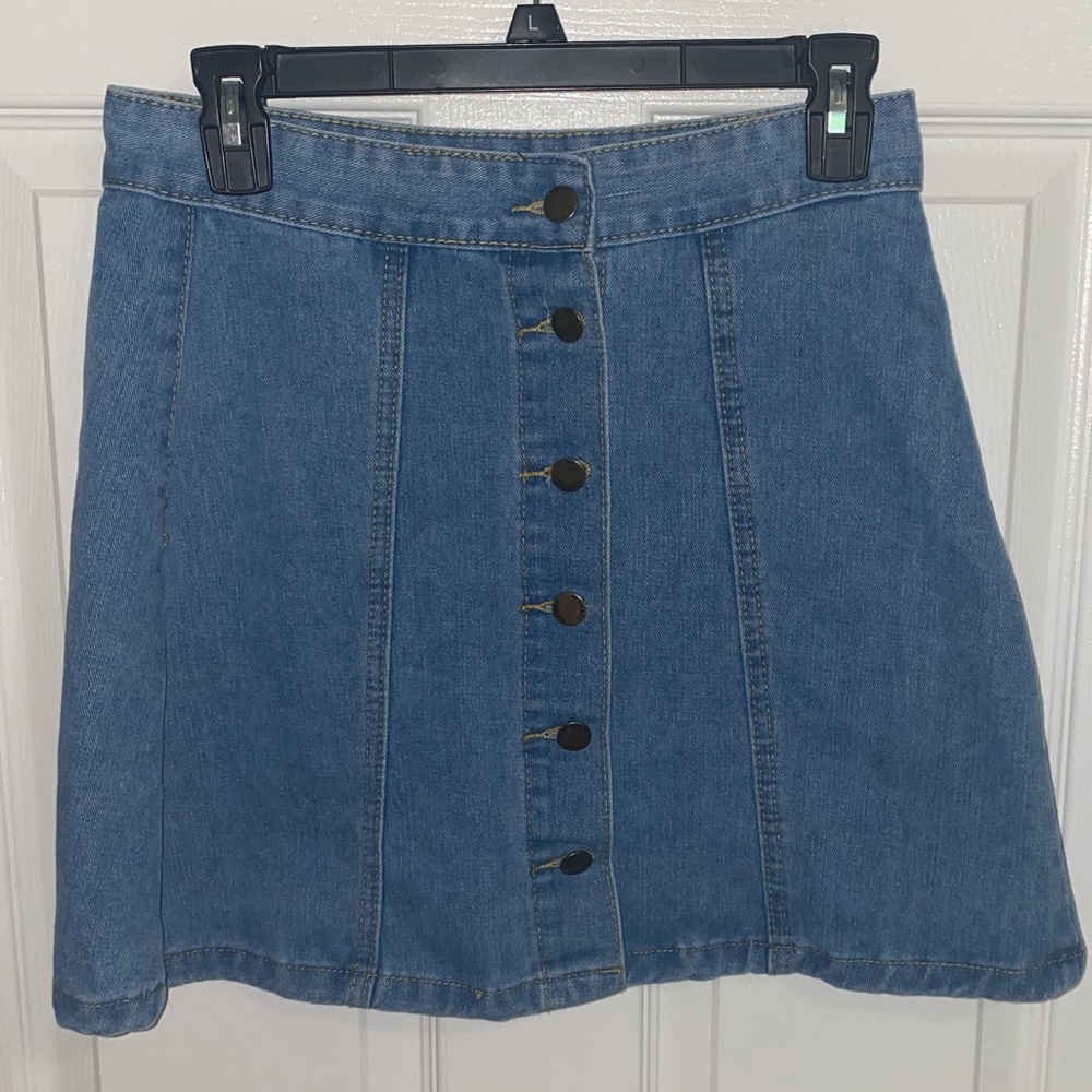 Button Jean Skirt Size Medium
